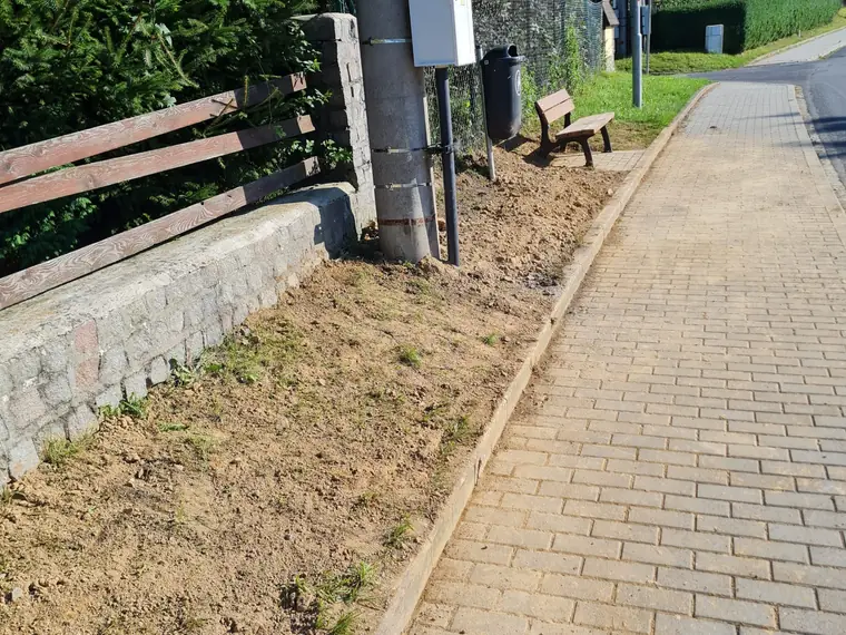 Ručný výkop pod dlažbu a chodník — fotka 6